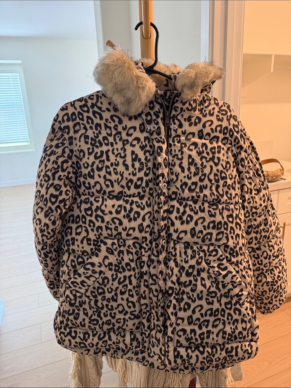 Forever 21 Leopard-Print Puffer Jacket with Faux Fur Trim - Beige/Black